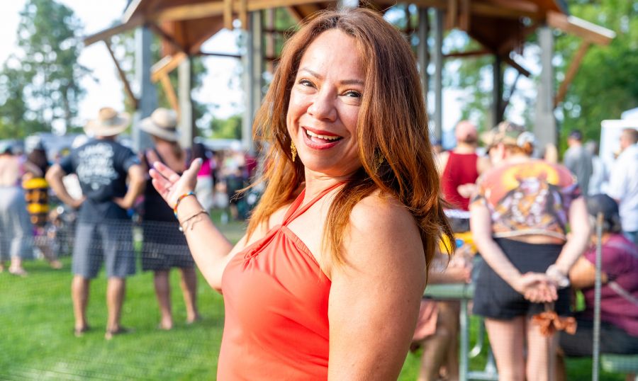 <who>Photo Credit: NowMedia/Gord Goble</who> Sponsor Sharon Almaraz of Bannister Kia