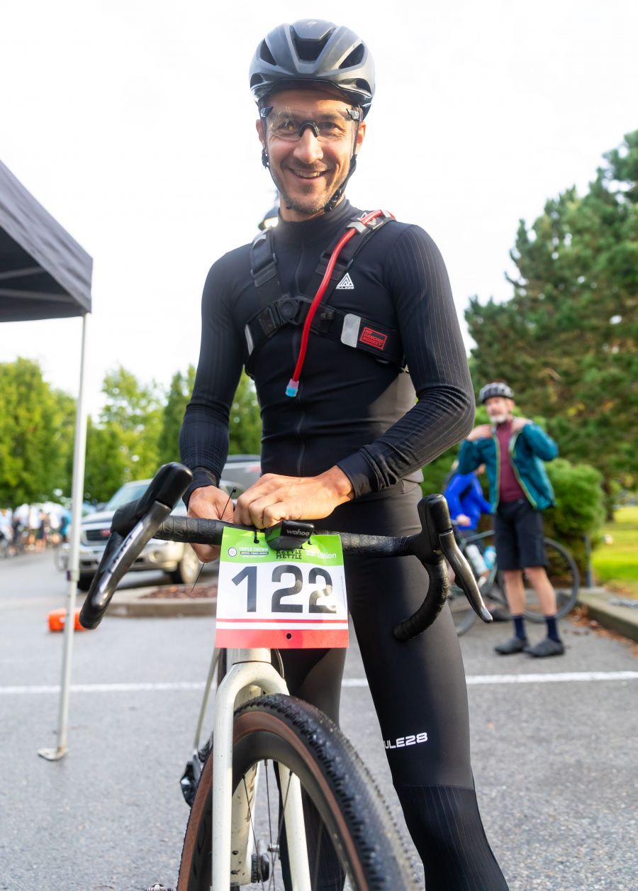 <who>Photo Credit: NowMedia/Gord Goble</who> Lee Agur at the starting line