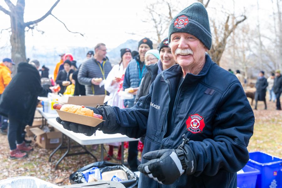 <who>Photo Credit: NowMedia/Gord Goble</who> Action at Centre Beach