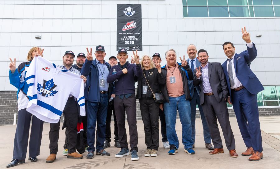 <who>Photo credit: NowMedia/Gord Goble</who> Vees VIPs gather with Penticton council