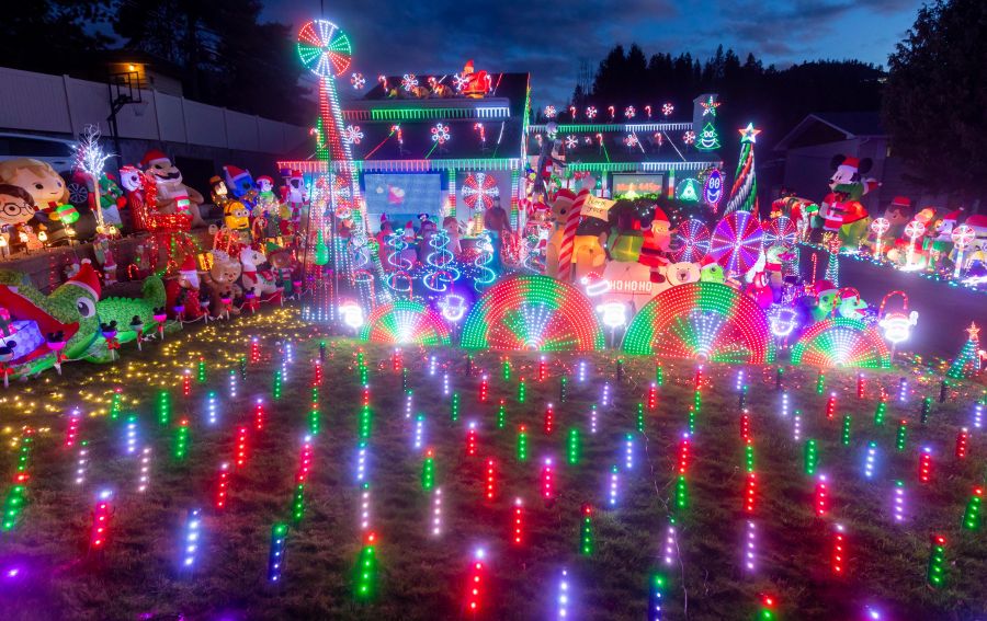 Photos and driving guide to the 2025 Christmas Houses of Penticton