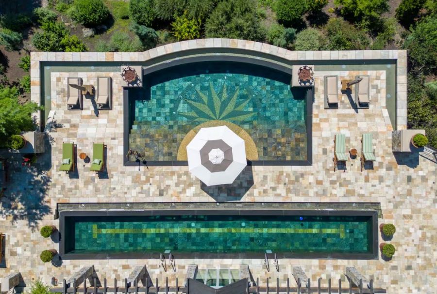 </who>An overhead view of the infinity and lap pools.