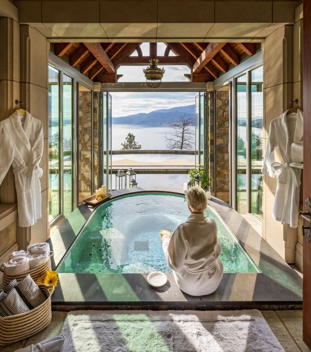 </who>Part of the spa at Chateau Okanagan.