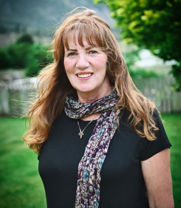 </who>Laurie Hopfl is the mayor of Lillooet.