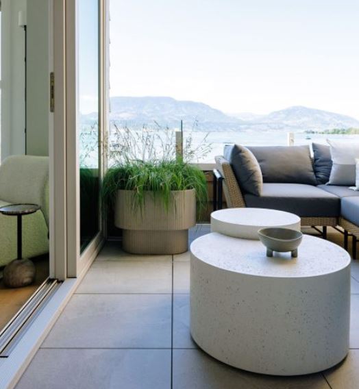<who>Photo credit: Jon Adrian</who>Begrand Fast also designed the Shoreside Getaway outdoor spaces.