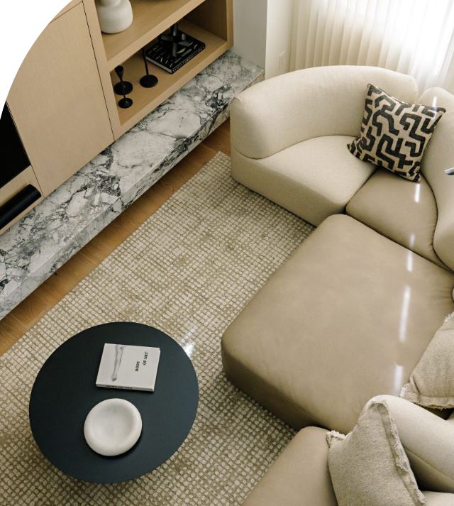 <who>Photo credit: Jon Adrian</who>The living room at the newly renovated Shoreside Getaway.