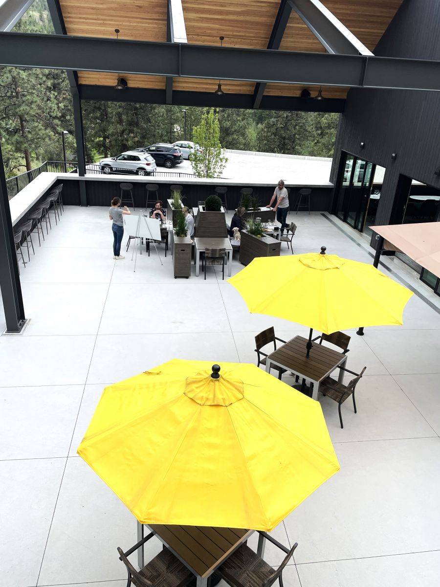 <who>Photo credit: Steve MacNaull/NowMedia Group</who>The tasting patio at Solvero Wines has a partially-open vaulted ceiling.