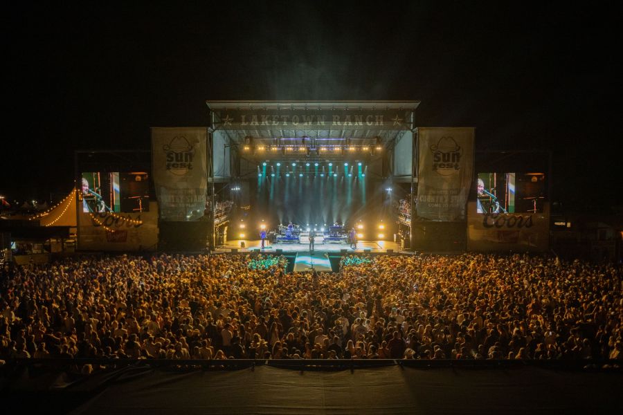 <who>Sunfest Country Music Festival