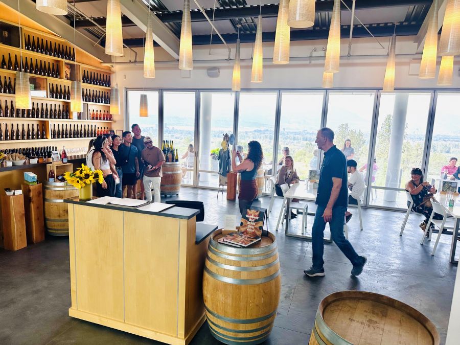 </who>The Tantalus tasting room and wine shop.
