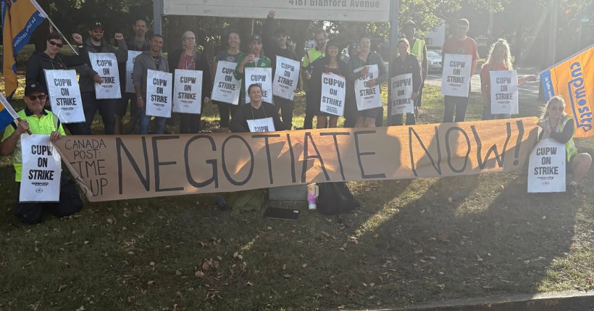 <who> Photo Credit: CUPW Pacific Region