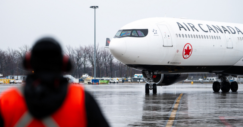 <who> Photo credit: Air Canada