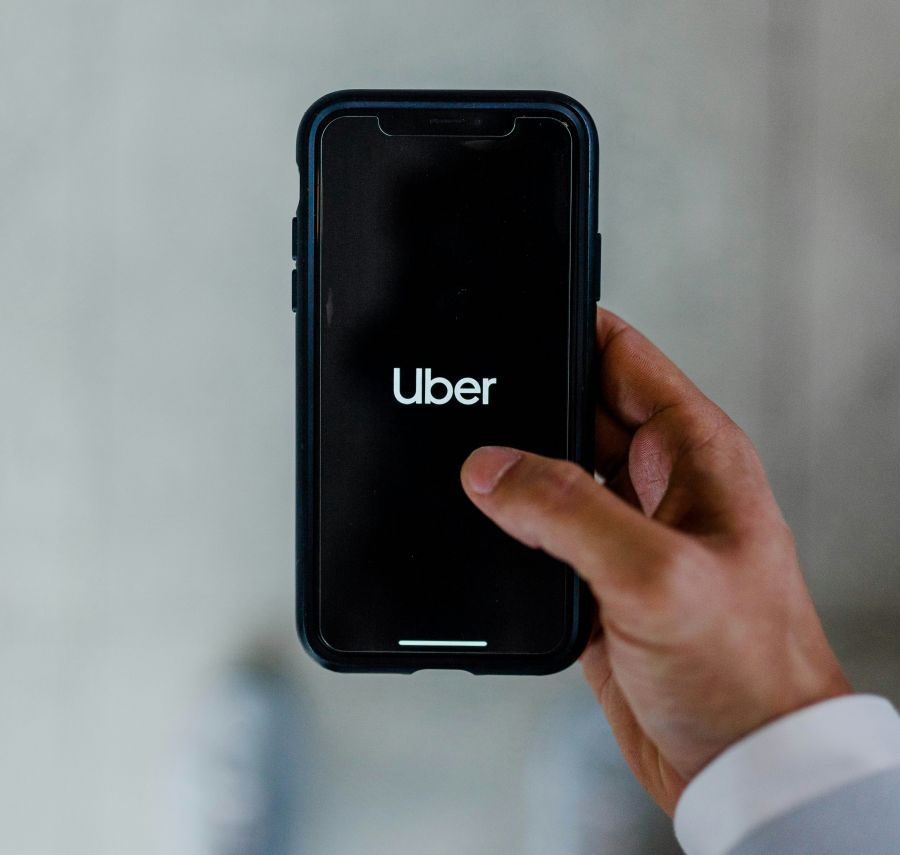 <who>Photo credit: Austin Distel on Unsplash</who>Kelowna is the ninth 'most forgetful city' on Uber's list.
