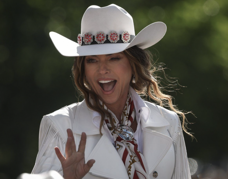 <who> Photo credit: Canadian Press </who> Parade Marshal Shania Twain at the Calgary Stampede parade in Calgary, Friday, July 4, 2025.