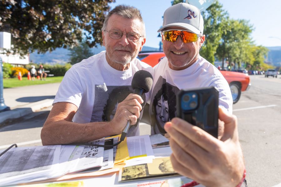 <who>Photo Credit: NowMedia/Gord Goble</who> Steve King (left) poses for selfie with Naramata's Paul Mend at Sunday's event