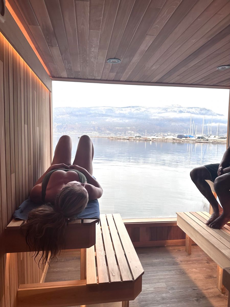 <who>Photo credit: Loyly</who>Sauna with a lake view.