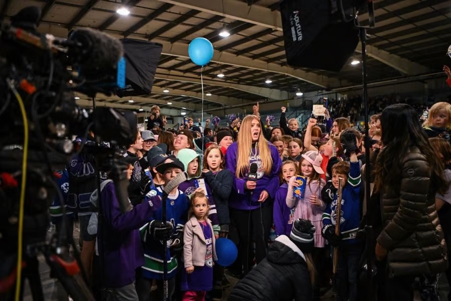 <who> Photo Credit: Kristal Burgess/Vote Enderby for Kraft Hockeyville 2024 Facebook</who> The scene in Enderby, BC, on the night of the big announcement in 2024.