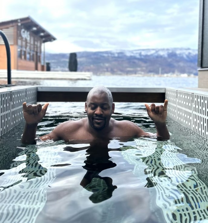 <who>Photo credit: Loyly</who>The cold plunge pool is actually a cut out on the Loyly floor directly into Okanagan Lake.