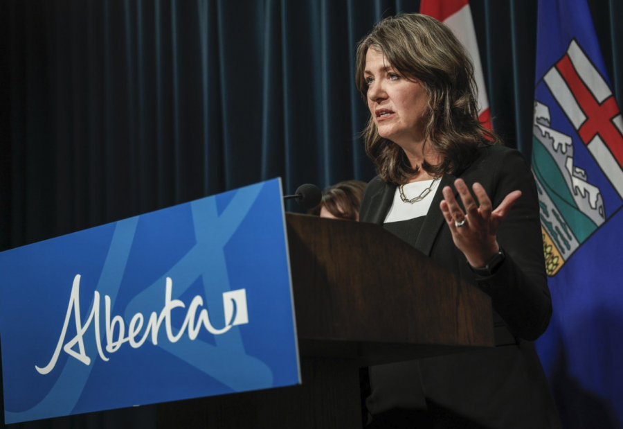 <who> Photo credit: Canadian Press </who> Danielle Smith.
