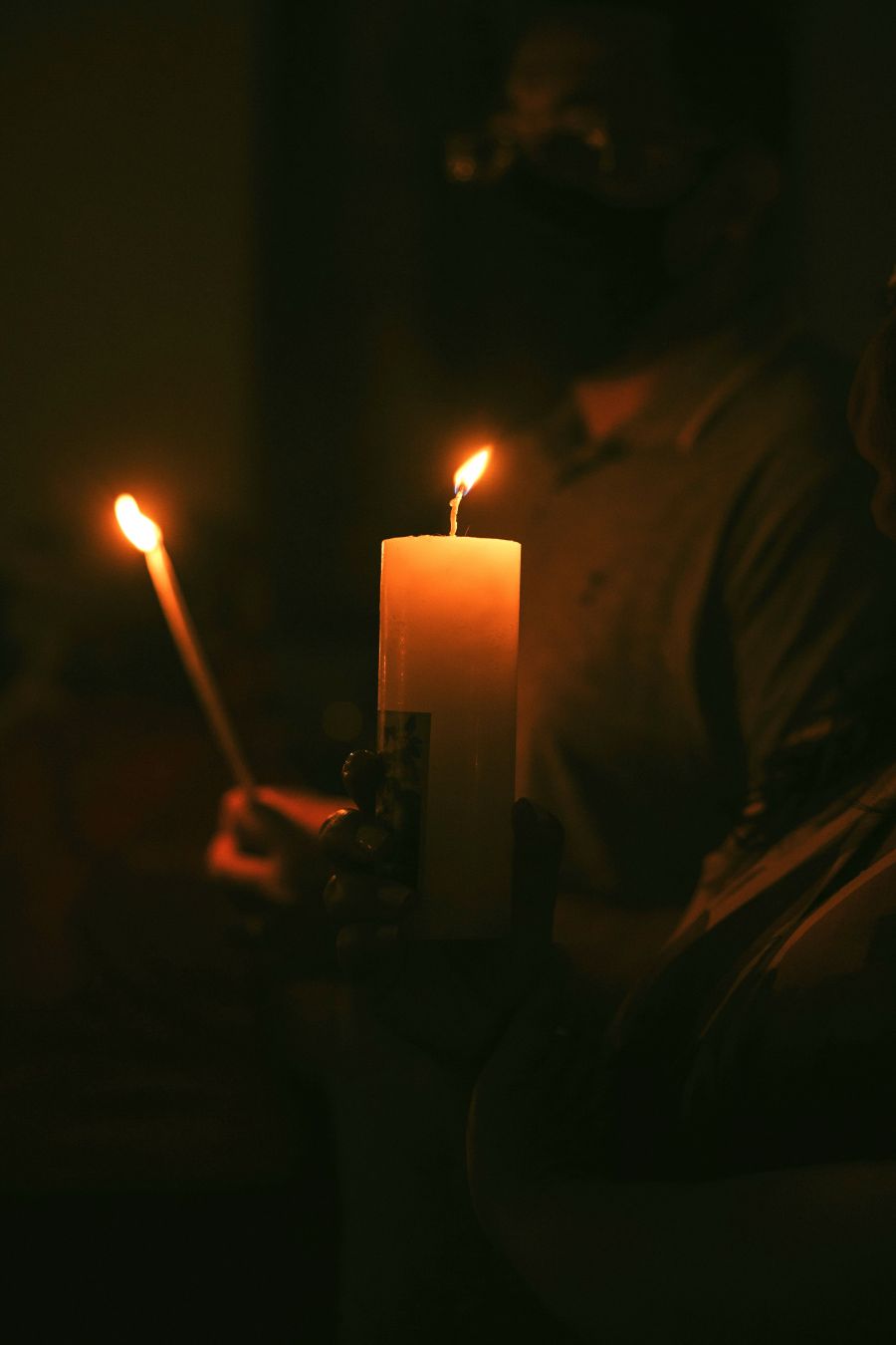 <who>Photo credit: Thays Orrico on Unsplash</who> The Candlelight Vigil is at Ben Lee Park in Rutland at 6:30 pm tonight. Mourners are asked to bring their own candles for lighting and white flowers for offering.