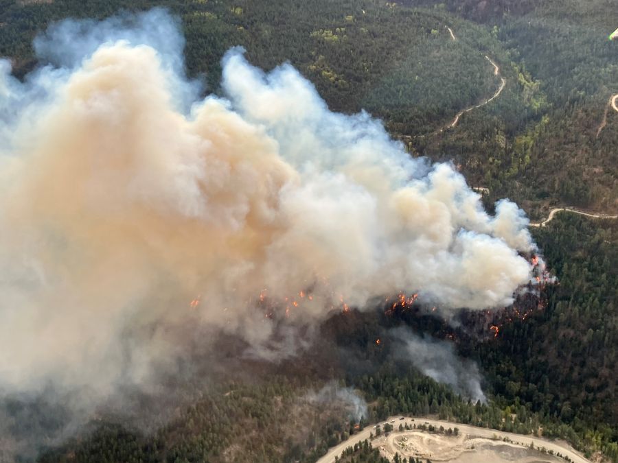 <who>Photo Credit: BC Wildfire Service